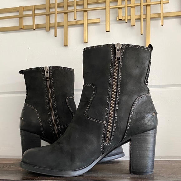 Sperry Black Leather Heeled Zippered Boots size 8 chunky heel Like new - Picture 3 of 9